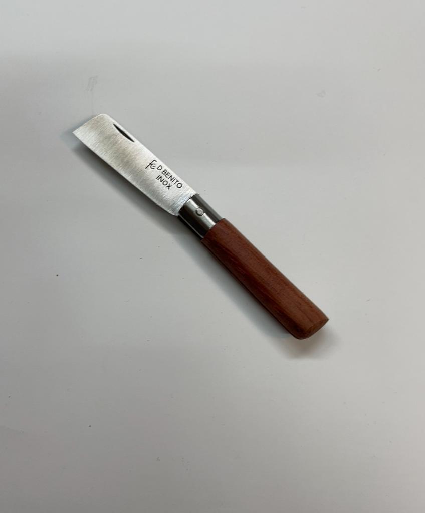 Navaja hoja inox 6 cm-mango madera prensada 13203